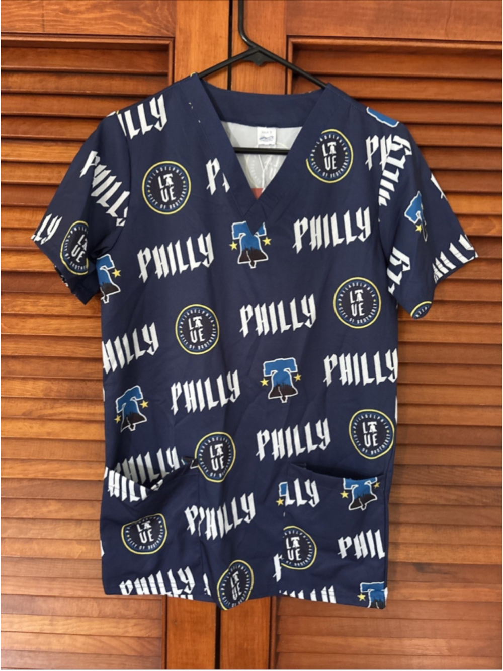 Philadelphia Phillies 2025 SGA City Connect Nurse Scrub Top Size Medium NWT